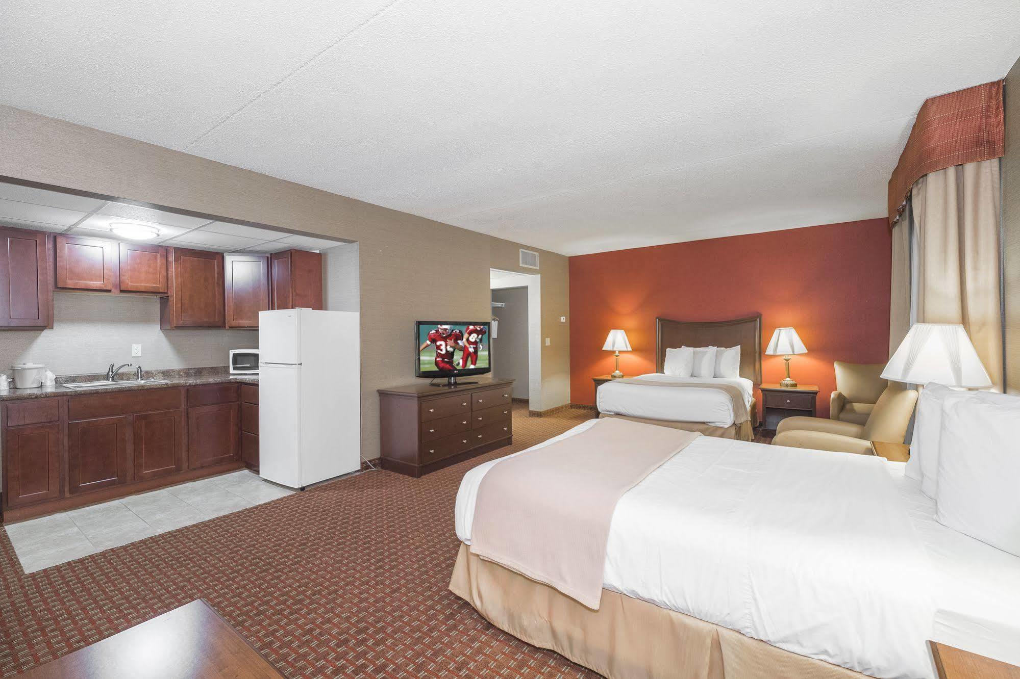 Quality Inn & Suites Owego Bagian luar foto