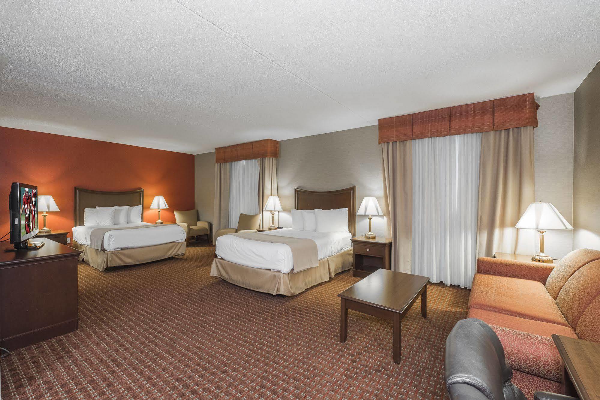 Quality Inn & Suites Owego Bagian luar foto