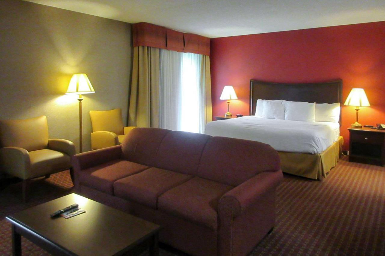 Quality Inn & Suites Owego Bagian luar foto