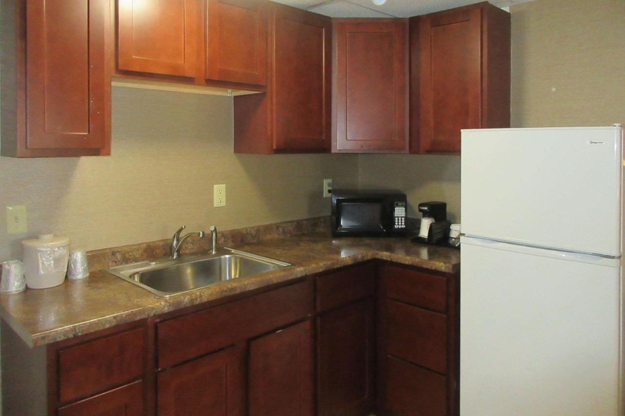 Quality Inn & Suites Owego Bagian luar foto